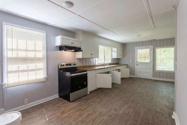 Building Photo - 431 Bussey Ave