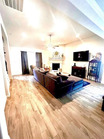 Building Photo - 2212 Moonsail Ln