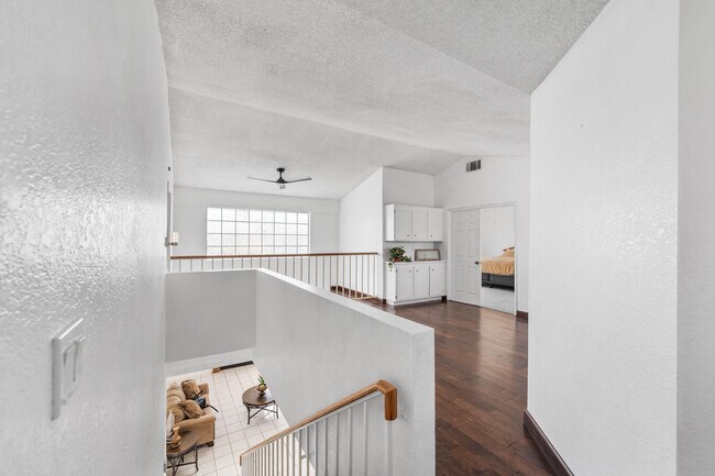 Building Photo - 42851 Lemonwood Dr