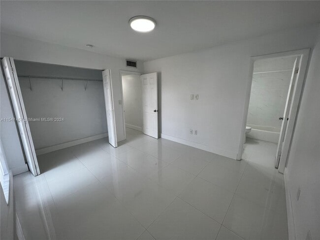 Building Photo - 9445 SW 76th St