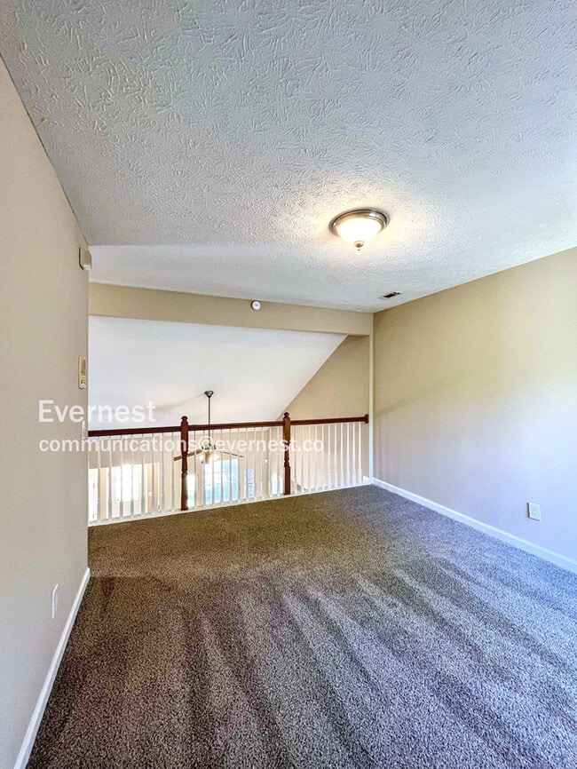 Building Photo - 5005 Cobblestone Creek Dr