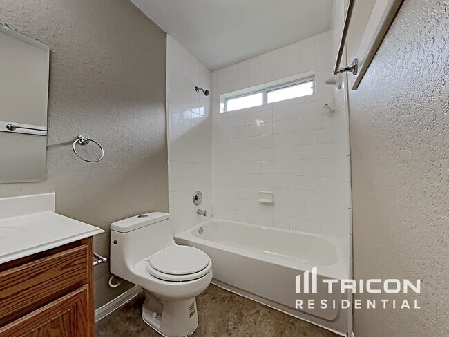 Building Photo - 21478 Olympic Forest Dr