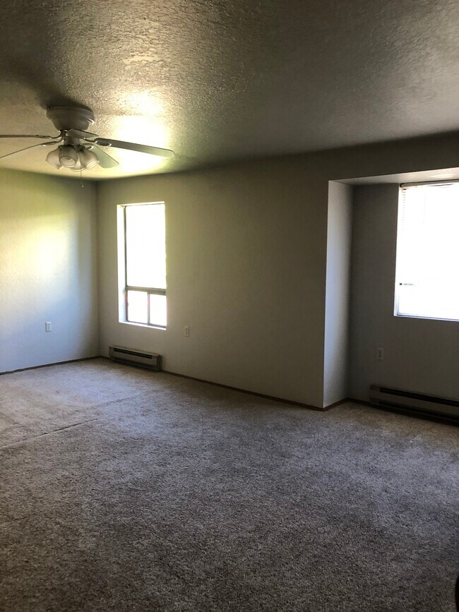 Building Photo - 1725 W Sunn Fjord Ln