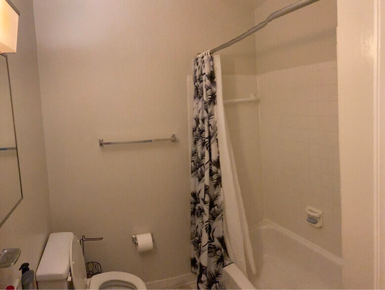 Building Photo - 14925 Belle Ami Dr