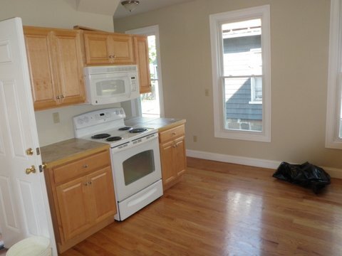 Building Photo - 143 Davenport Ave