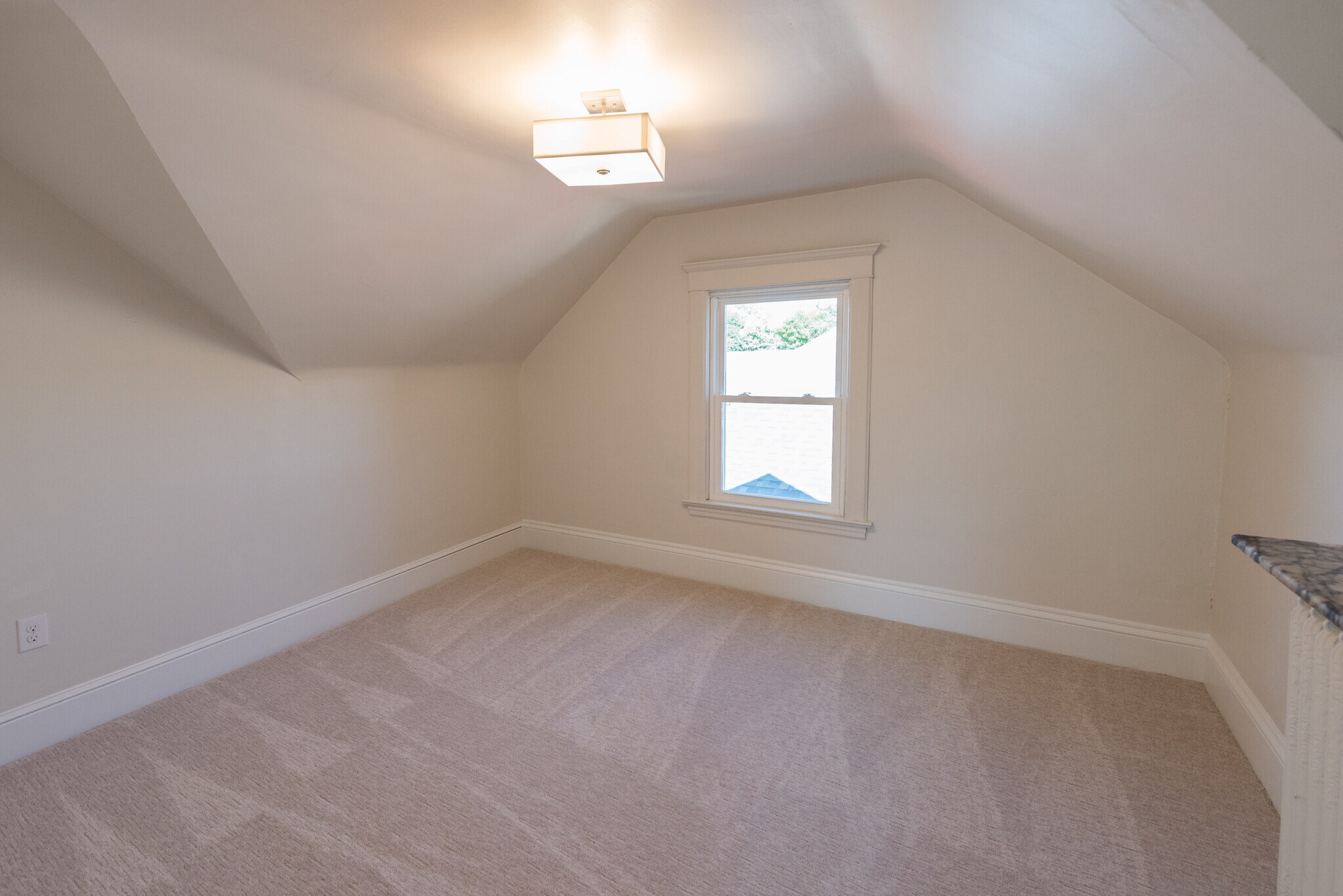 3rd floor bedroom 3: 11'x12.2' - 3204 Park Ave