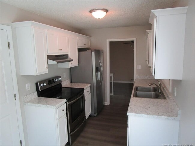 Building Photo - 2120 Lothbury Dr