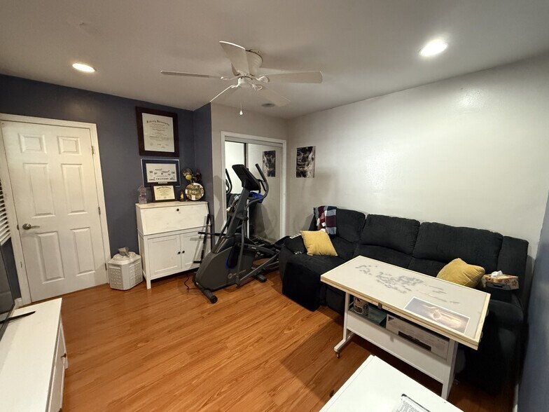 Building Photo - 1149 W 127th St