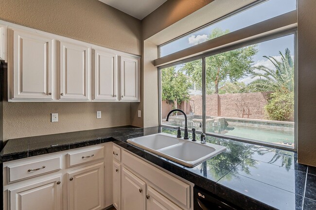 Building Photo - Welcome to your private Oasis!!