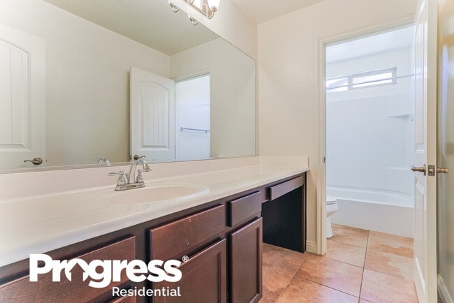 Building Photo - 5534 E Jaeger St