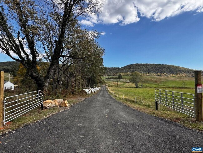 Building Photo - 3834 Thomas Dairy Ln