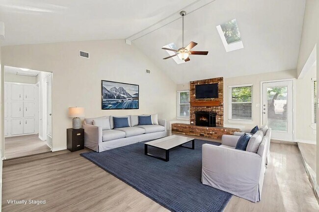 Building Photo - 4900 Ridgeline Dr