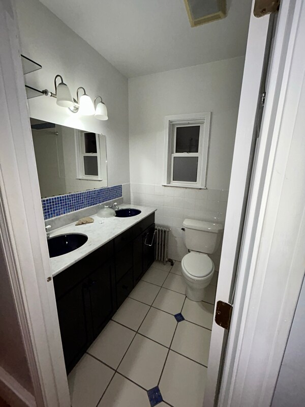 Building Photo - 23 Holmfield Ave