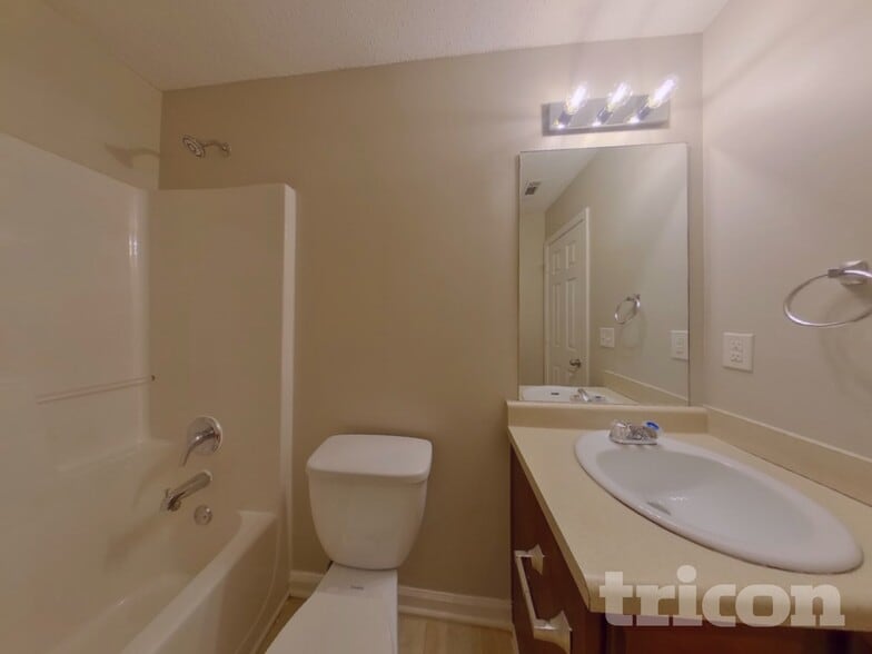 Building Photo - 1418 White Rocks Way NE