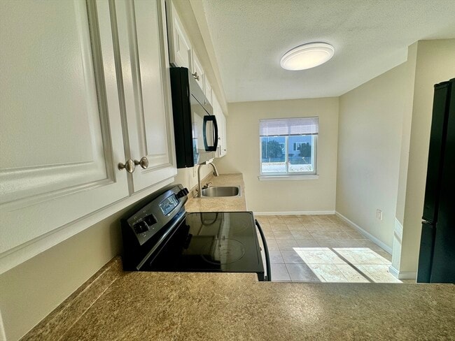 Building Photo - 13 Beal's Cove Rd