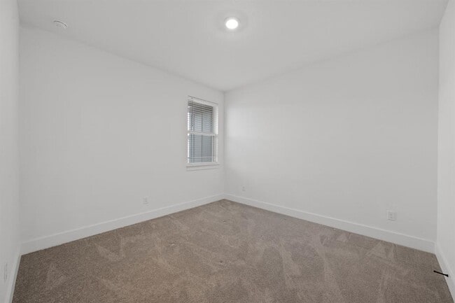 Building Photo - 2568 Jack Nora Wy