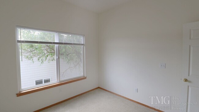 Building Photo - Beautiful 4-Bedroom Home with Custom Finishes & Thoughtful Layout