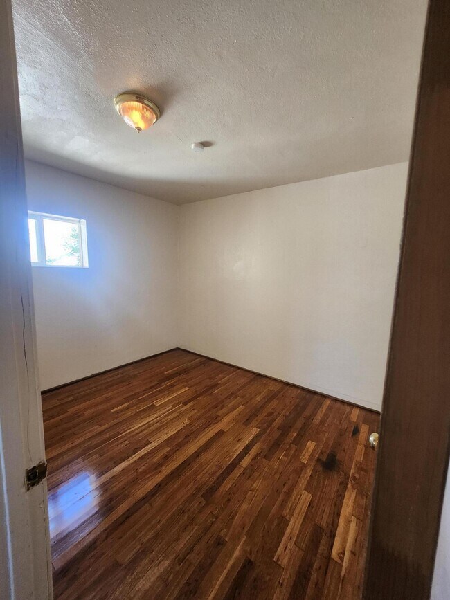Building Photo - 1306 Los Tomases Dr NW