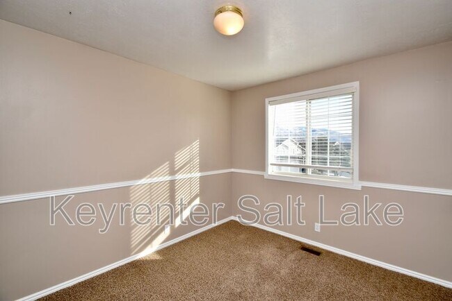 Building Photo - 3061 N 1300 E