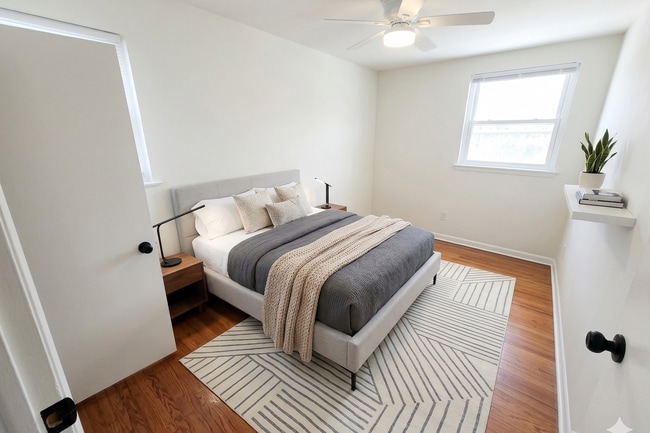 Building Photo - 2726 Cranston Rd