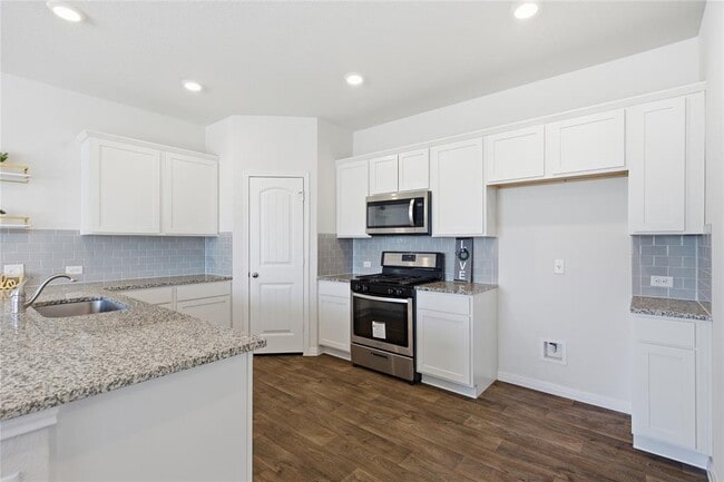 Building Photo - 801 Cade Cv