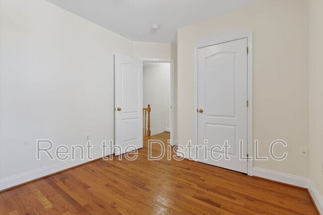 Building Photo - 902 13th St NE