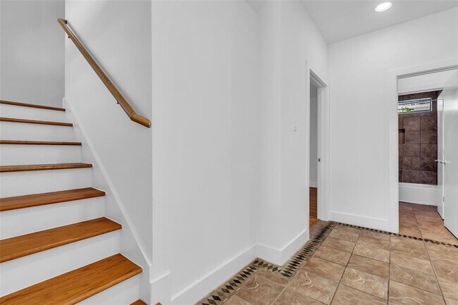 Building Photo - 4509B Eigel St