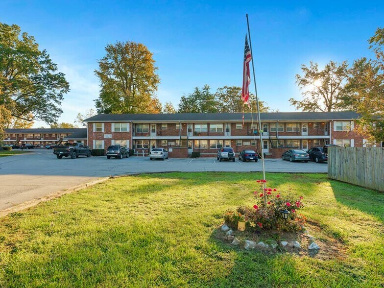 Leasing Office - Stonebrook of Scottsburg