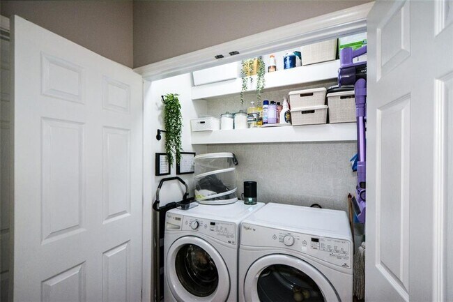 Building Photo - 400 17th St NW