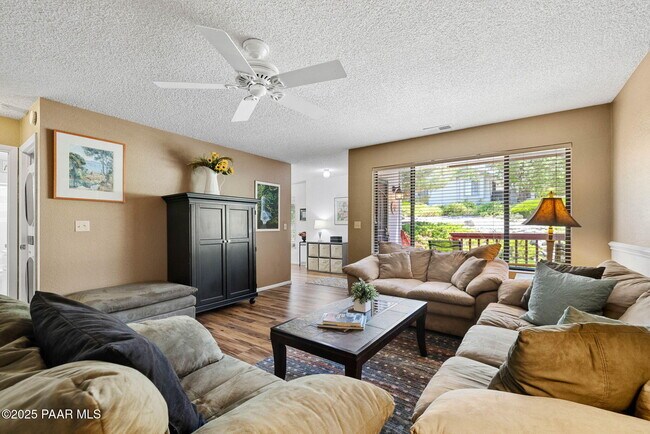 Building Photo - 3089 Peaks View Ln