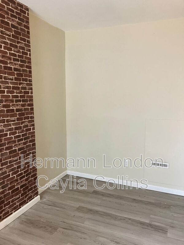 Building Photo - 4920 Wise Ave