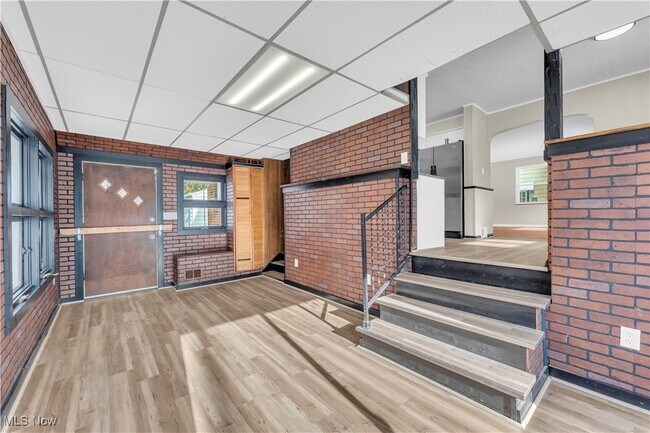 Building Photo - 27681 Lakeshore Blvd