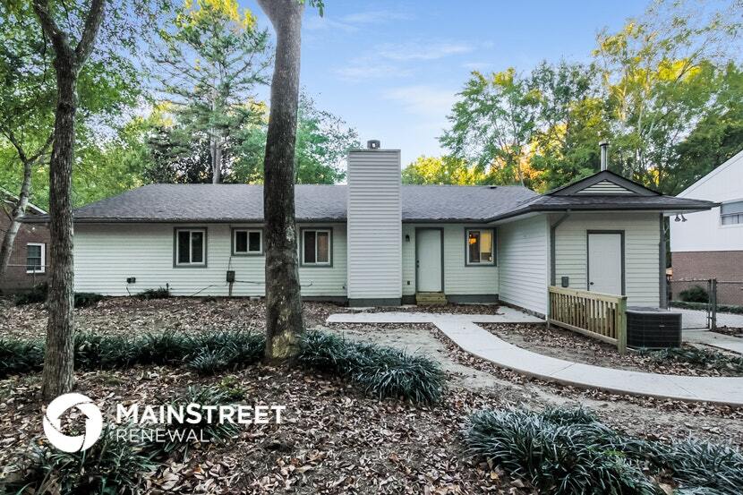 Building Photo - 2028 Knickerbocker Dr