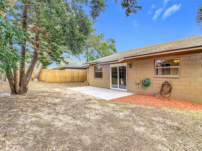 Building Photo - 1612 Fox Run Dr