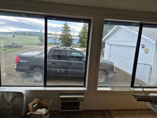 Building Photo - 3 bed/ 2 bath Country Home in California Pines