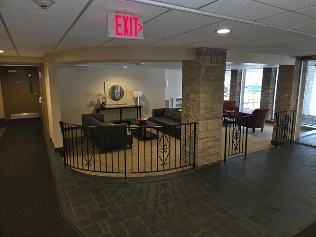 Building Photo - 400 Thames Pkwy