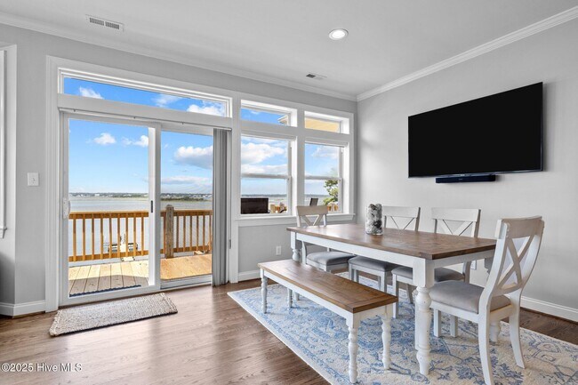 Building Photo - 8632 Sound Dr