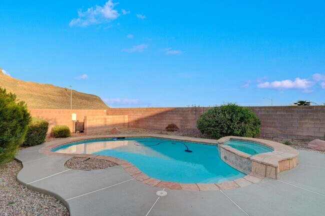 Building Photo - 1st MONTH FREE! Lone Mountain Heights Luxu...