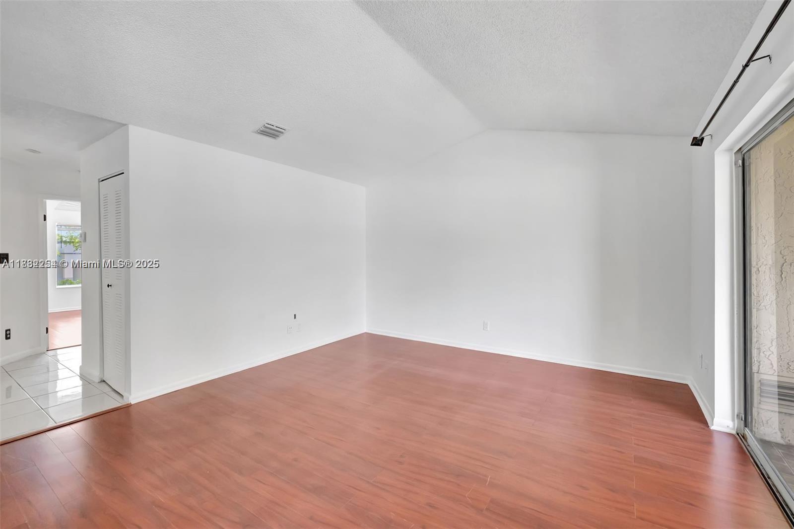 Building Photo - 937 Coral Club Dr
