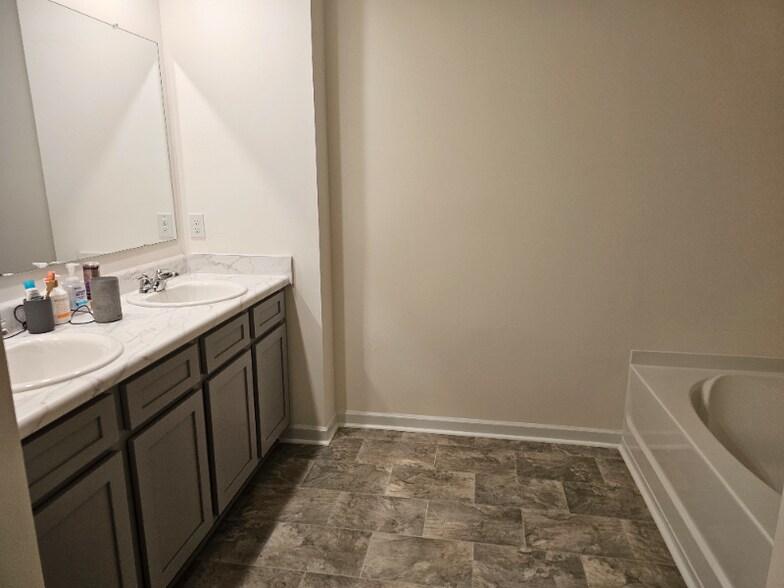 Building Photo - 11992 Conrad Cir