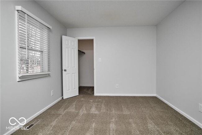 Building Photo - 802 Westridge N Dr