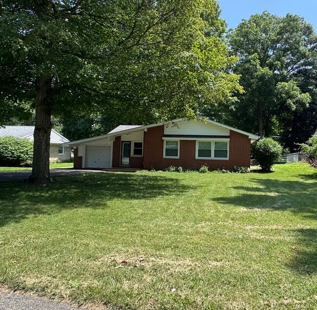 Primary Photo - 2312 S Evan Park Dr