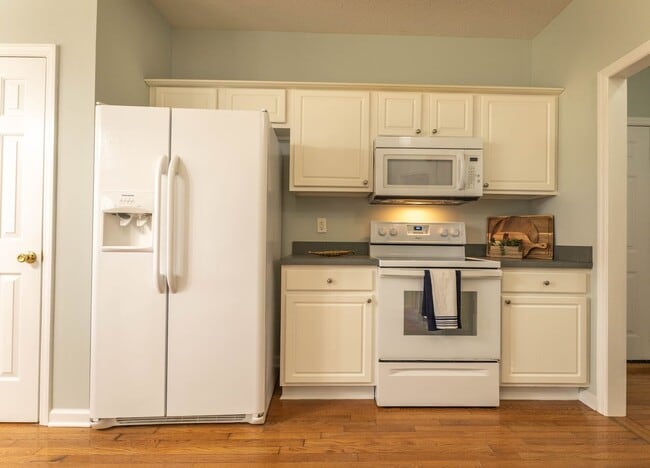 Building Photo - Available Now in Chadwick Shores