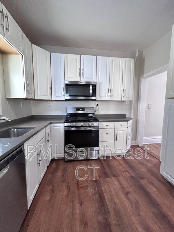 Building Photo - 26 Kinney Ave