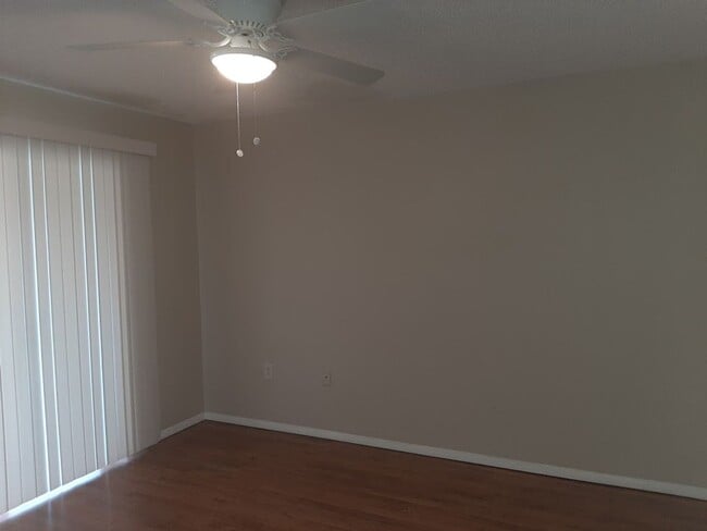 Building Photo - 3405 Winkler Ave Ext
