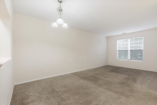 Building Photo - 28909 Pondview Dr