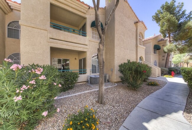 Building Photo - 2251 Wigwam Pkwy
