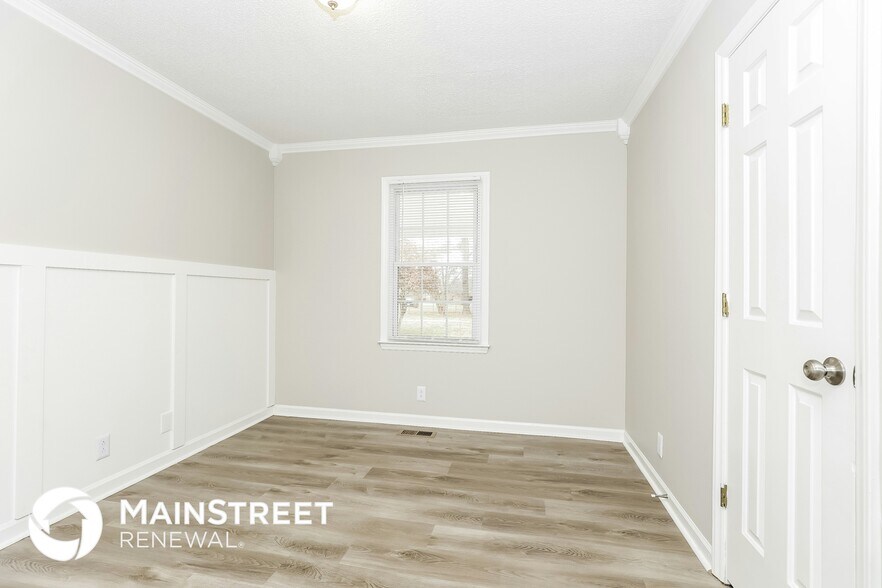 Building Photo - 324 Mayflower Dr