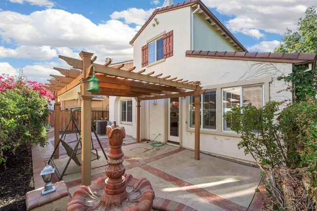 Building Photo - 356 S Paraiso Way