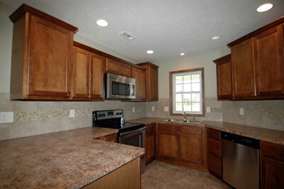 Building Photo - 691 Denise Dr